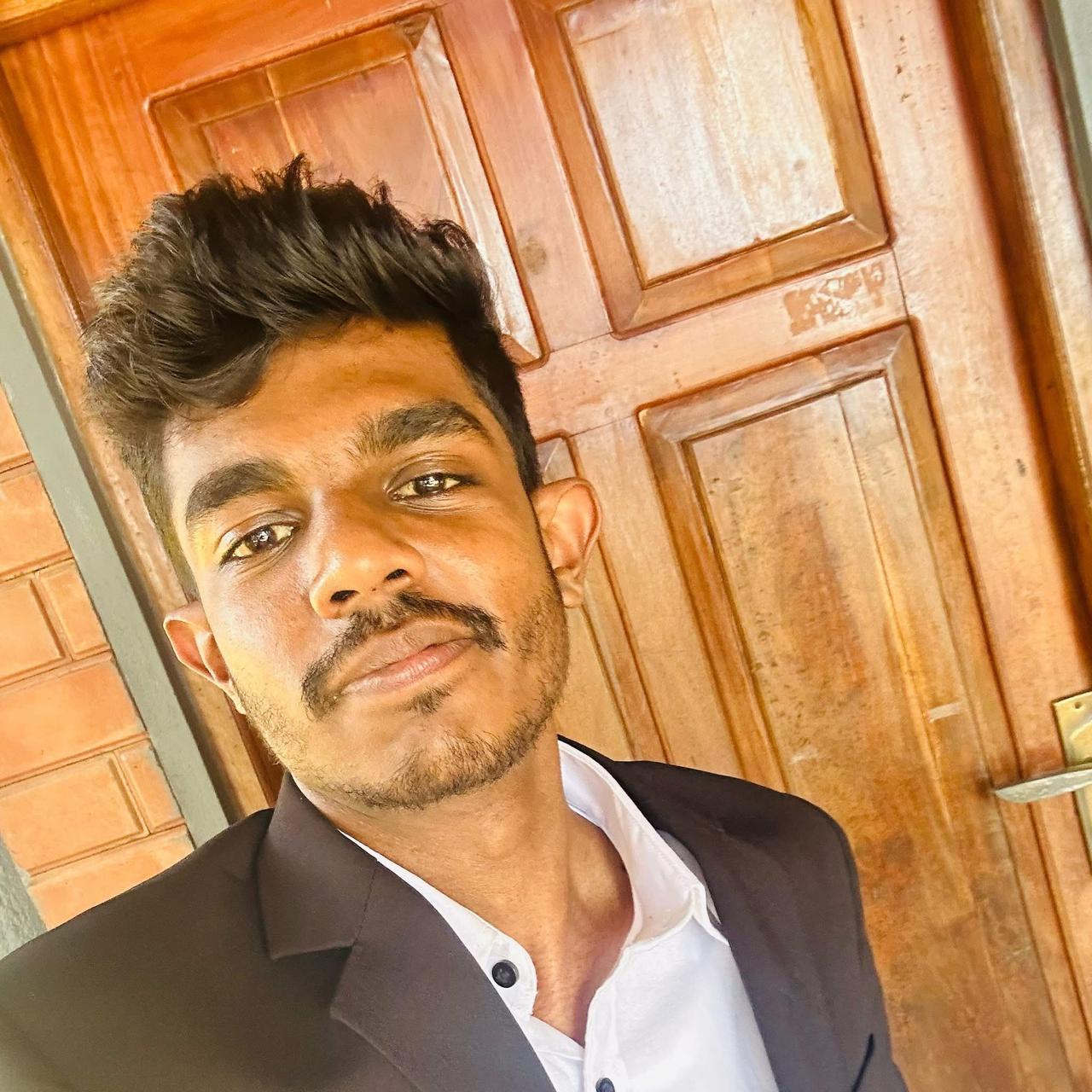 Sahan W. — Founder & lead driver, Haputhale Skyline Tours